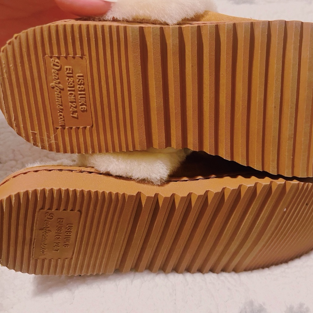Slippers - Picture 2 of 2